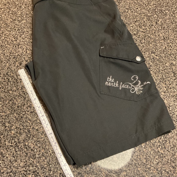 The North Face shorts, Black, Size Large - Picture 8 of 8